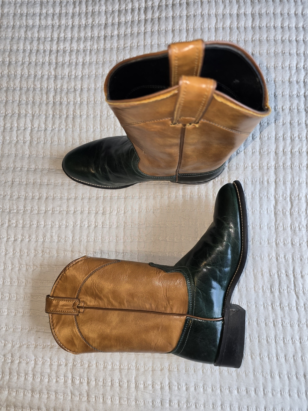 Laredo Two-Tone Green and Tan Leather Roper Western Heeled Boots. Barely Worn! - Picture 4 of 9